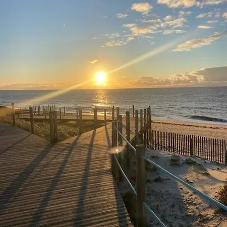 Apartman By The Sea & Town